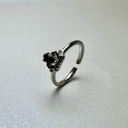Regal Noir Ring